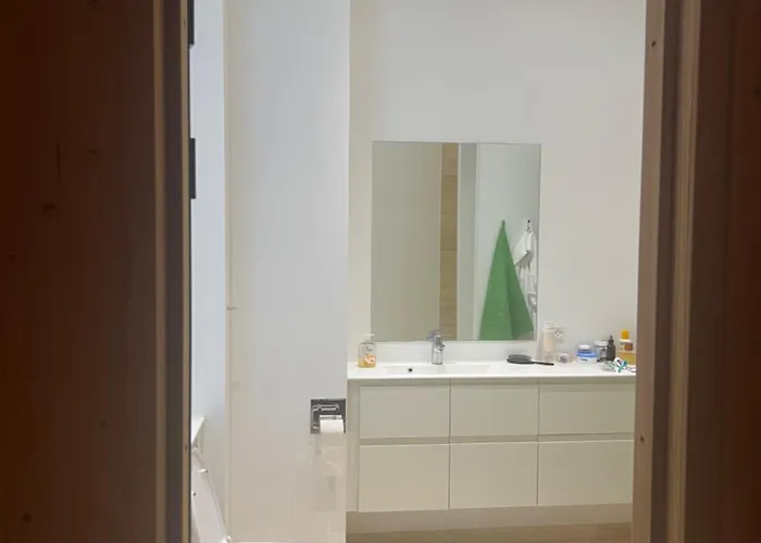 Δωμάτια σε οικογενειακή κατοικία Topcity